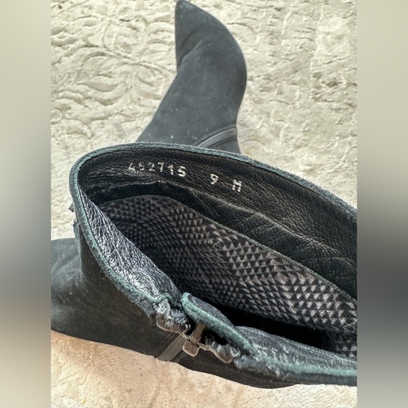 Aquatalia Suede Pointed Toe Kitten Heel Booties – Black – Size 9 - Picture 6 of 7